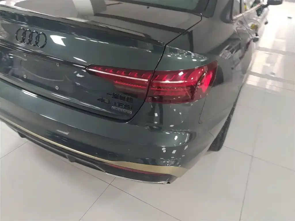 Audi A4L 2024 из CN, фото 4