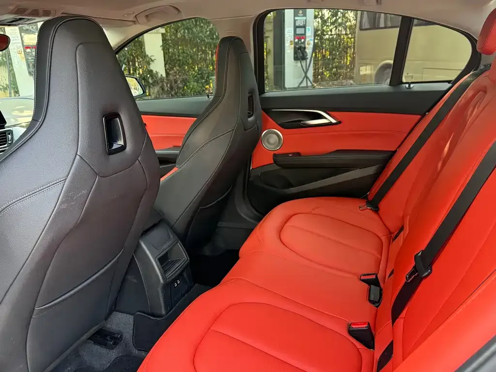 BMW 1 Series 2021 из CN, фото 4
