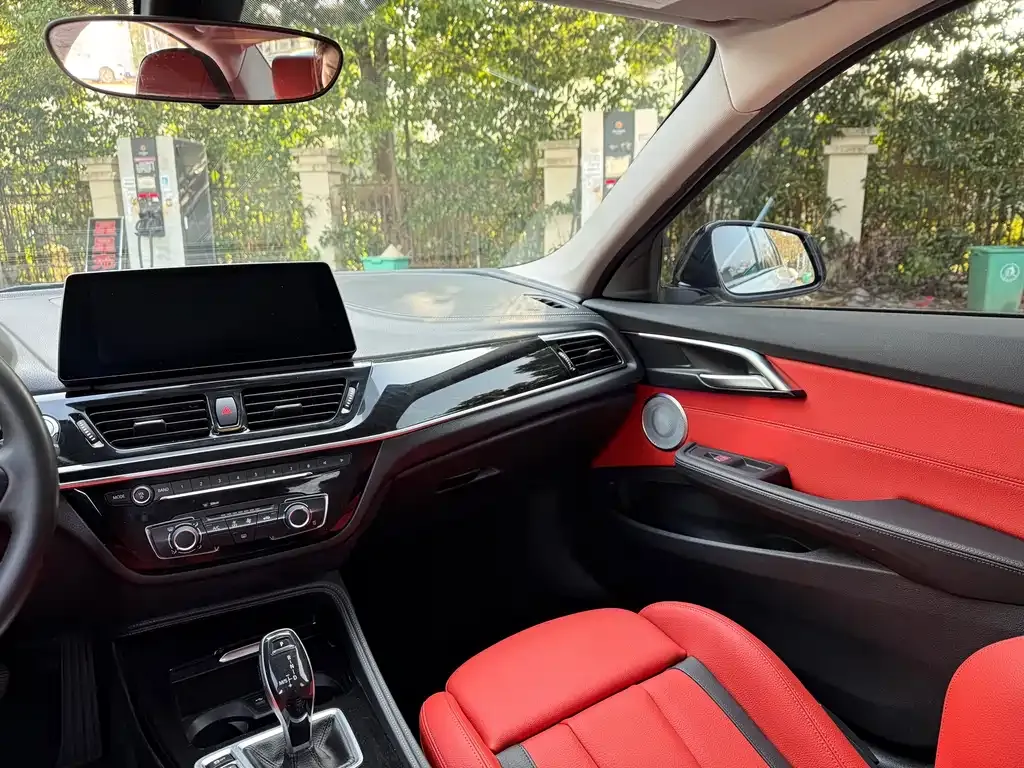 BMW 1 Series 2021 из CN, фото 6