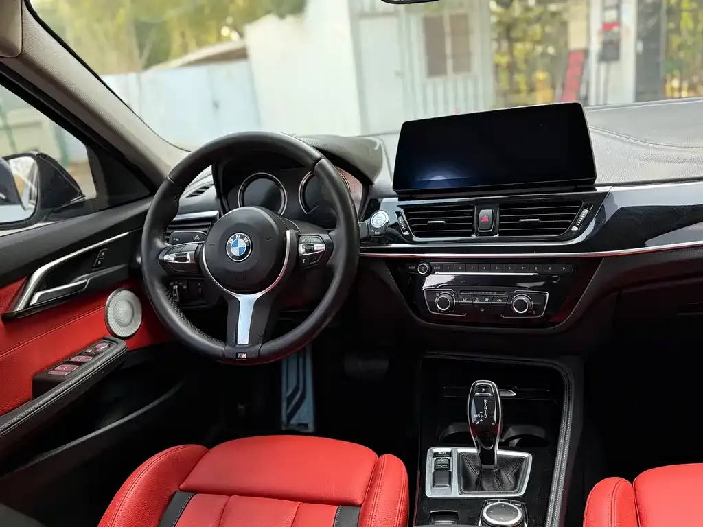 BMW 1 Series 2021 из CN, фото 3