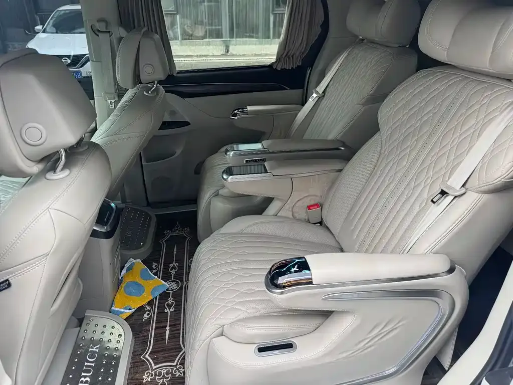 Buick GL8 2023 из CN, фото 4