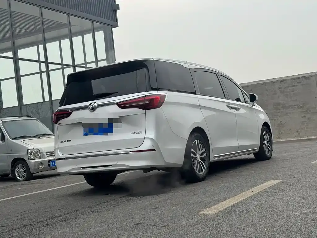 Buick GL8 2023 из CN, фото 2