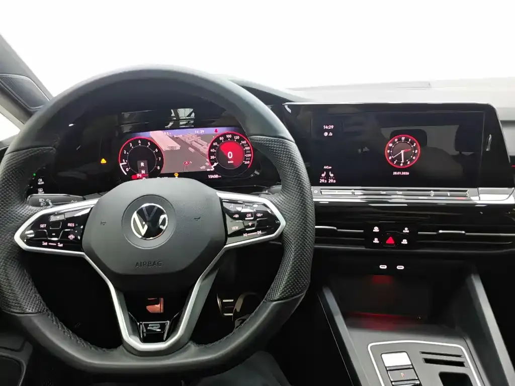 Volkswagen Golf 2023 из CN, фото 5