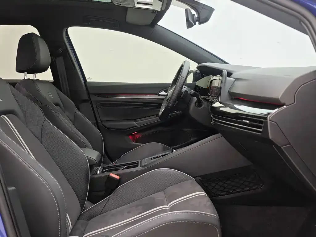 Volkswagen Golf 2023 из CN, фото 7