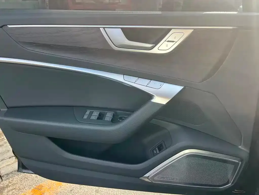 Audi A6L 2023 из CN, фото 3