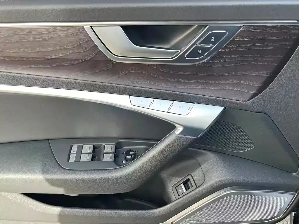 Audi A6L 2023 из CN, фото 4