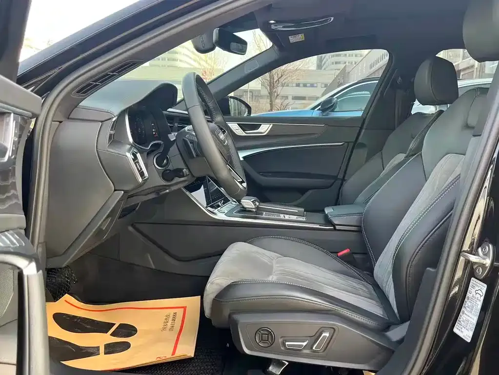 Audi A6L 2023 из CN, фото 5