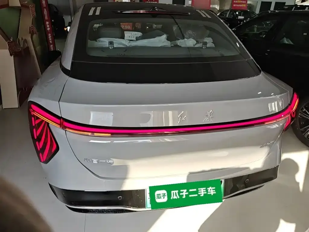 Hongqi EH7 — фото 2