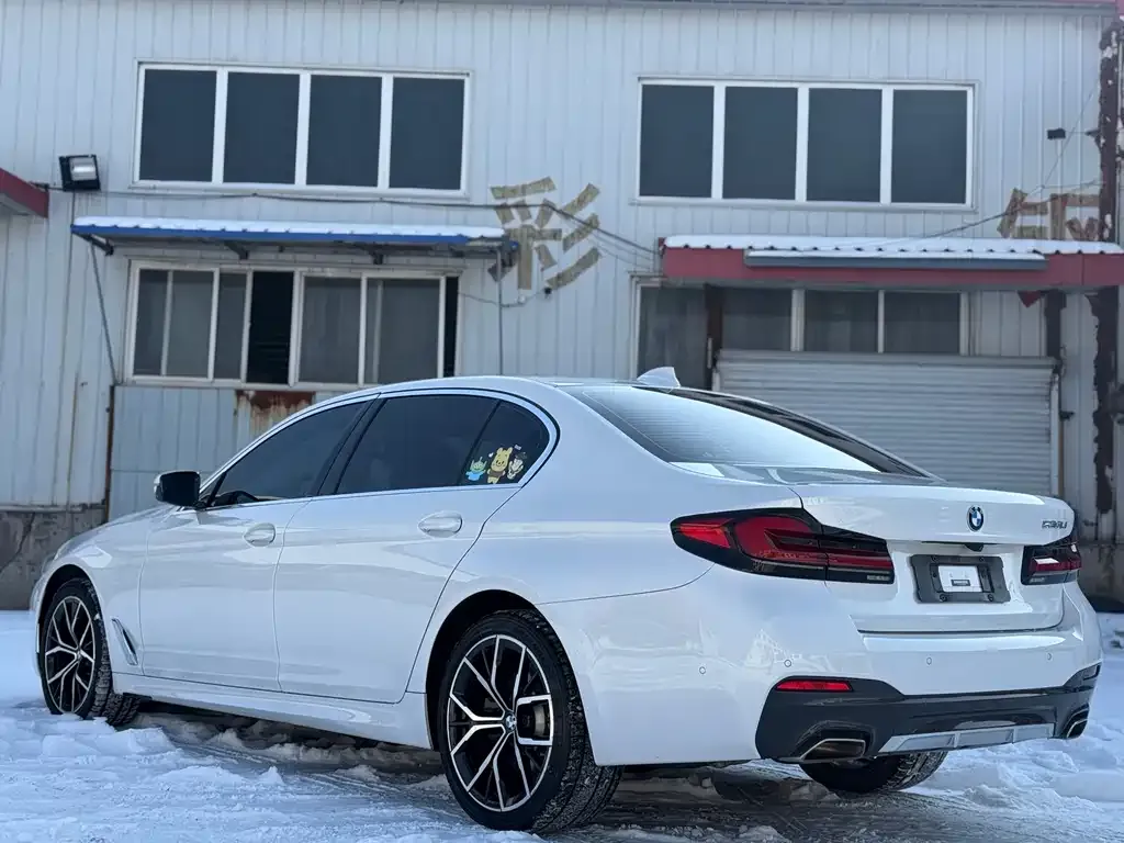 BMW 5 Series — фото 2