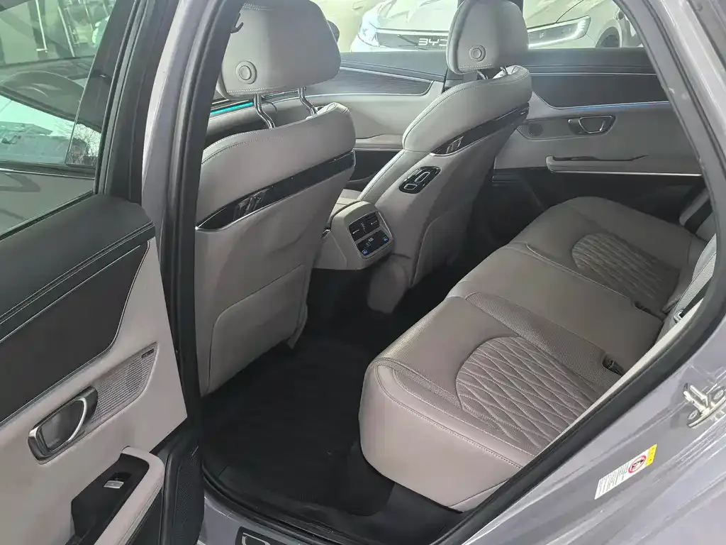 BYD Han 2025 из CN, фото 6