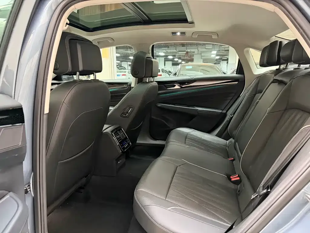 Volkswagen Passat 2021 из CN, фото 5