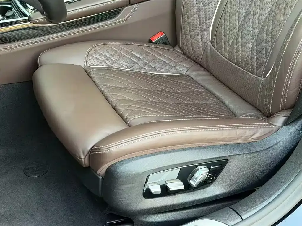 BMW 7 Series 2021 из CN, фото 7