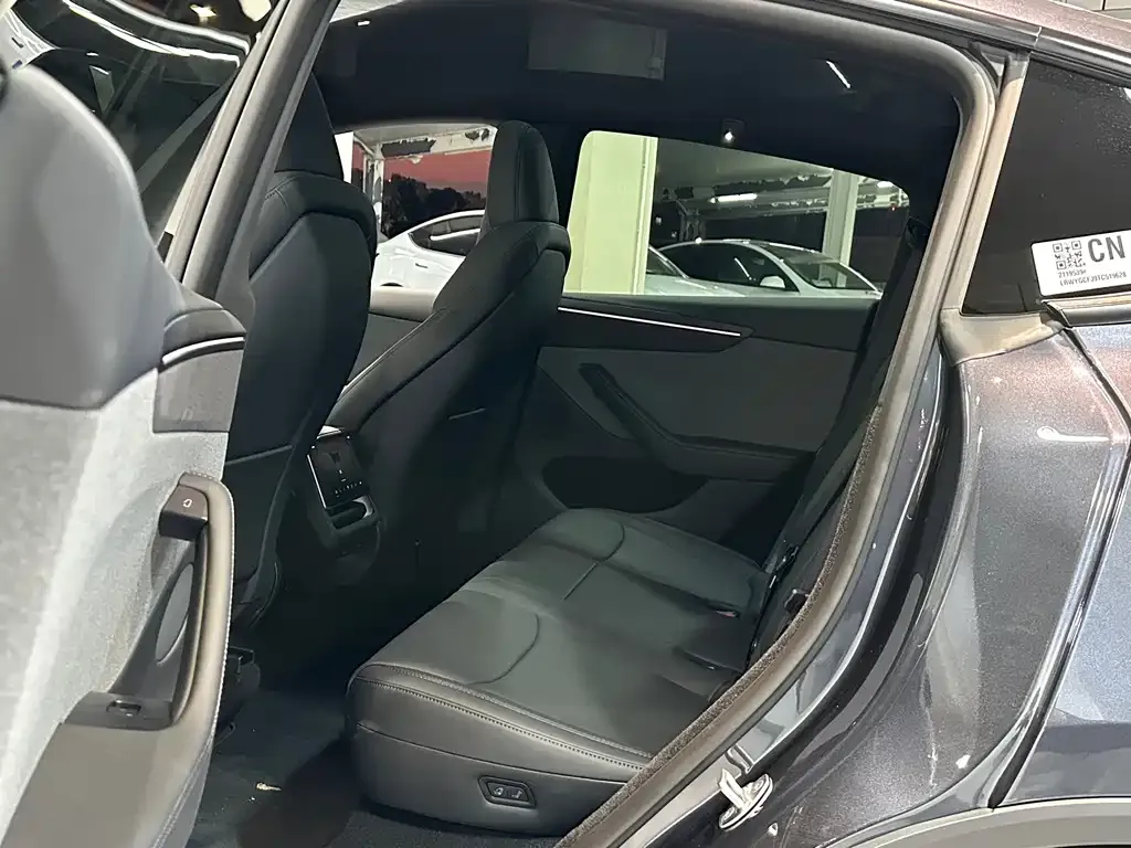 Tesla Model Y 2026 из CN, фото 10