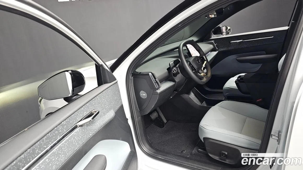 Volvo EX30 2025 из KR, фото 6