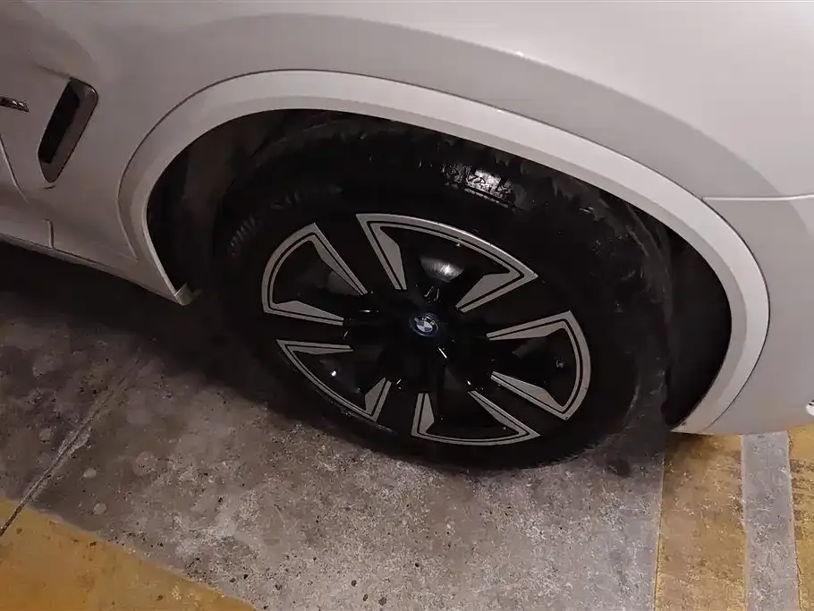 BMW iX3 2024 из CN, фото 8