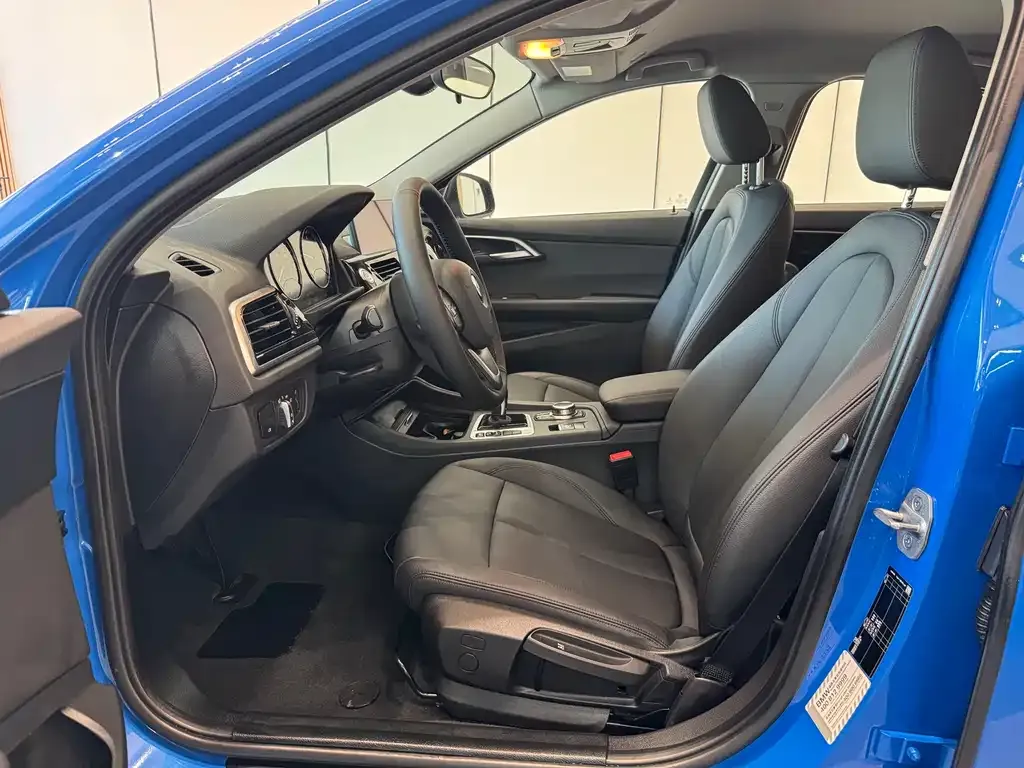 BMW 1 Series 2021 из CN, фото 4