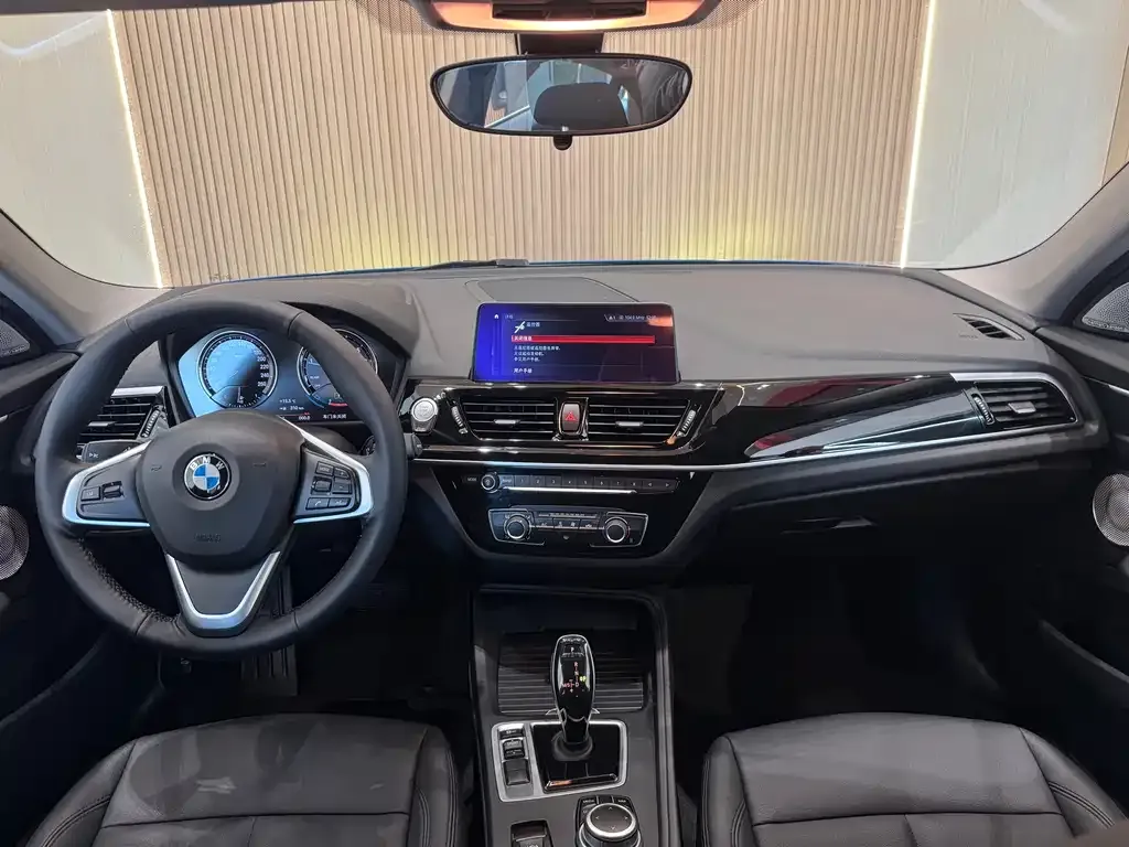 BMW 1 Series 2021 из CN, фото 3