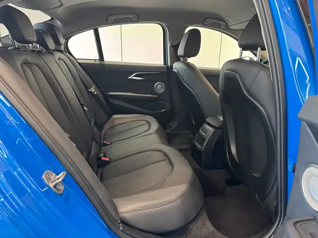 BMW 1 Series 2021 из CN, фото 8