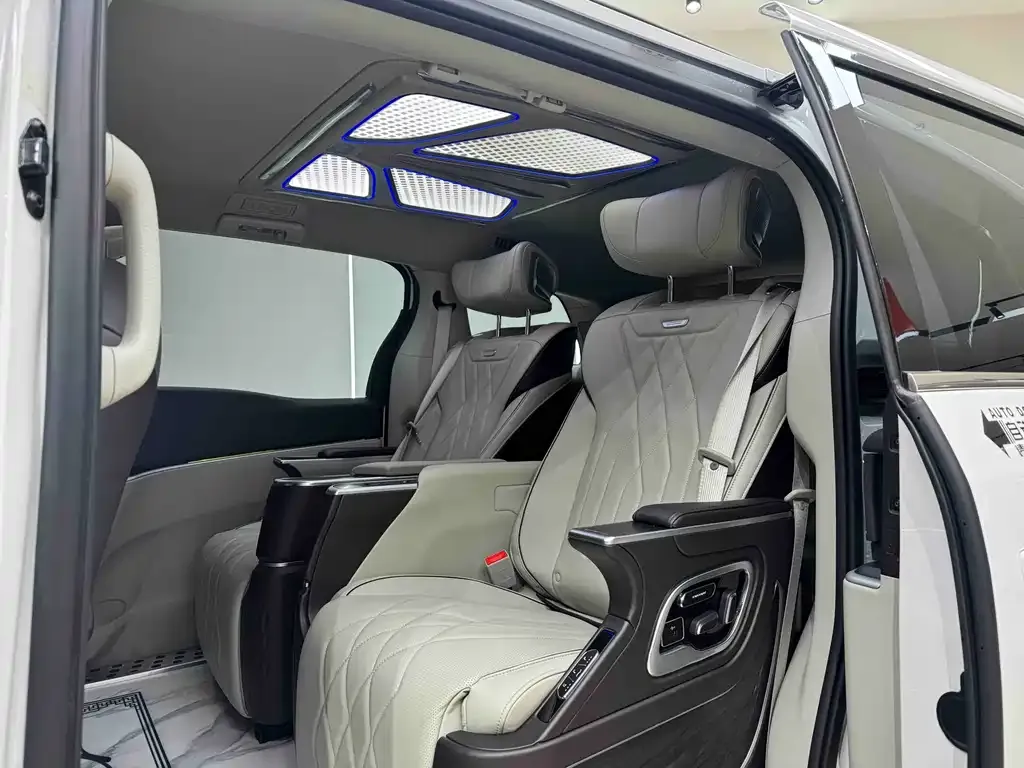 Buick GL8 2022 из CN, фото 10