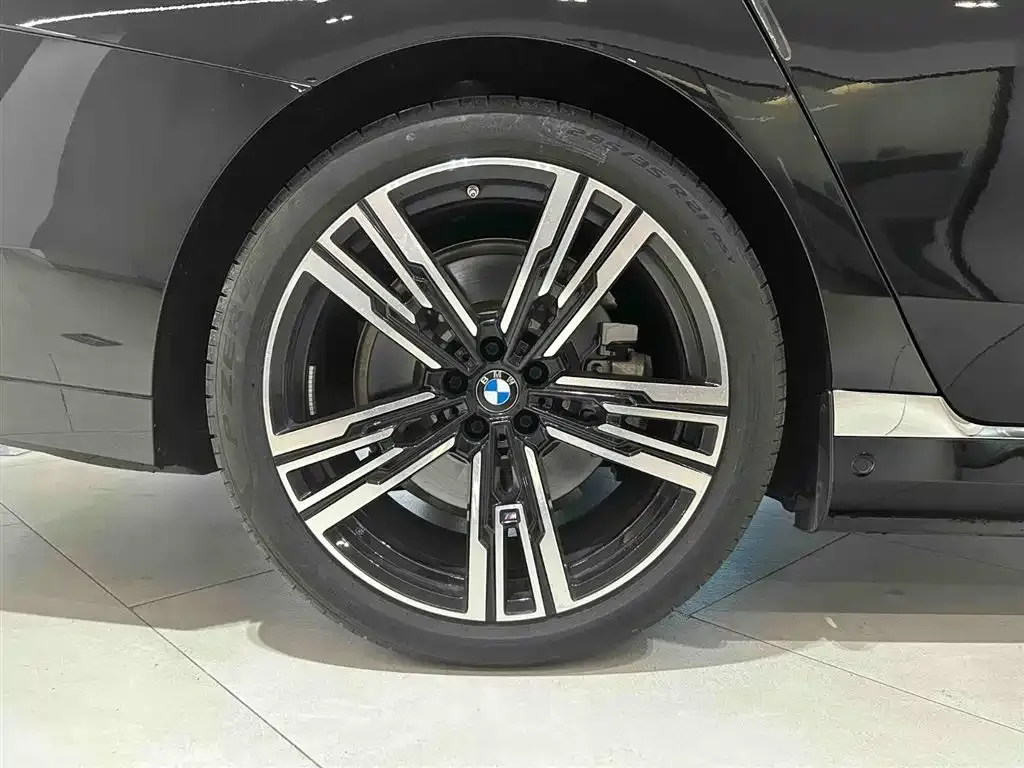 BMW i7 2024 из CN, фото 7