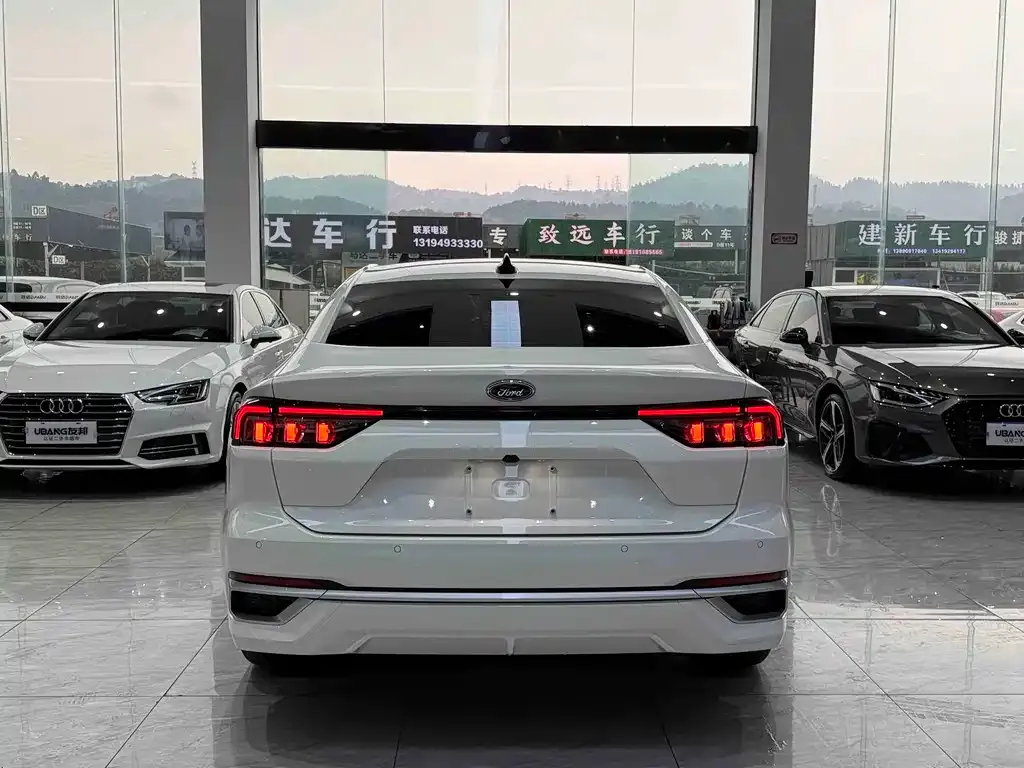 Ford Mondeo 2025 из CN, фото 2