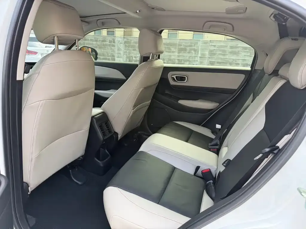 Honda Vezel 2023 из CN, фото 2