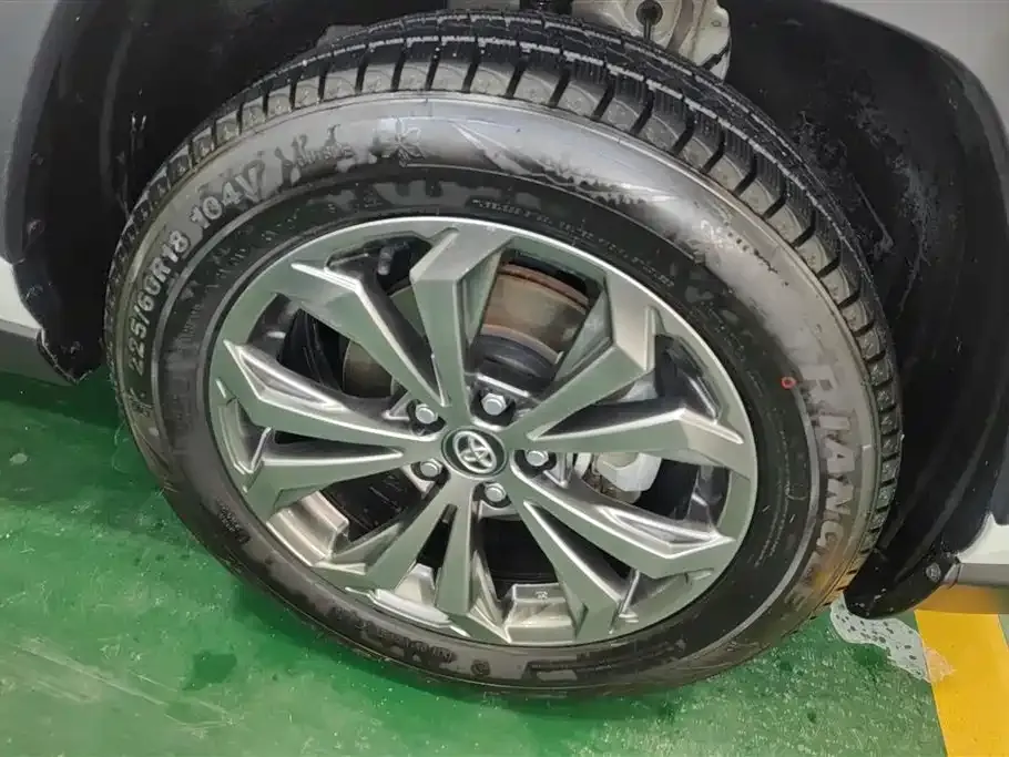 Toyota RAV4 2024 из CN, фото 9