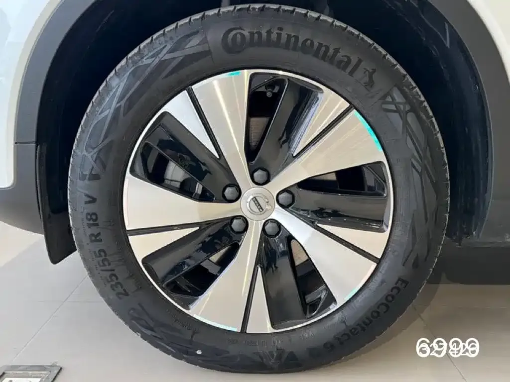 Volvo XC40 2025 из CN, фото 8