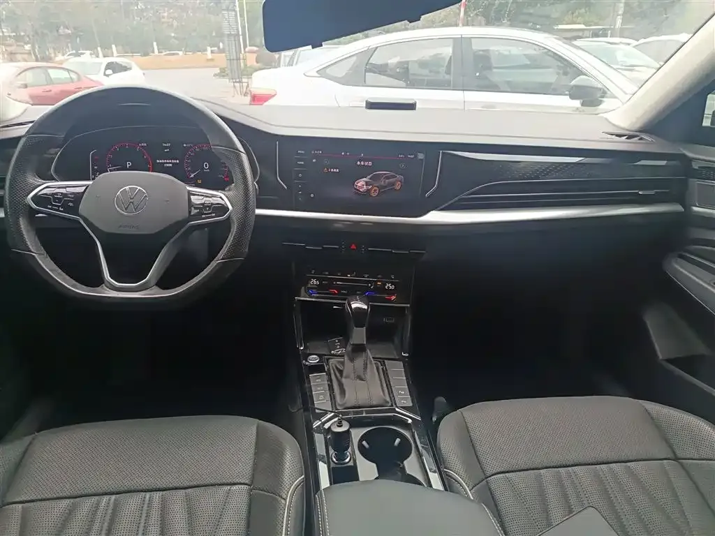 Volkswagen Passat 2022 из CN, фото 10