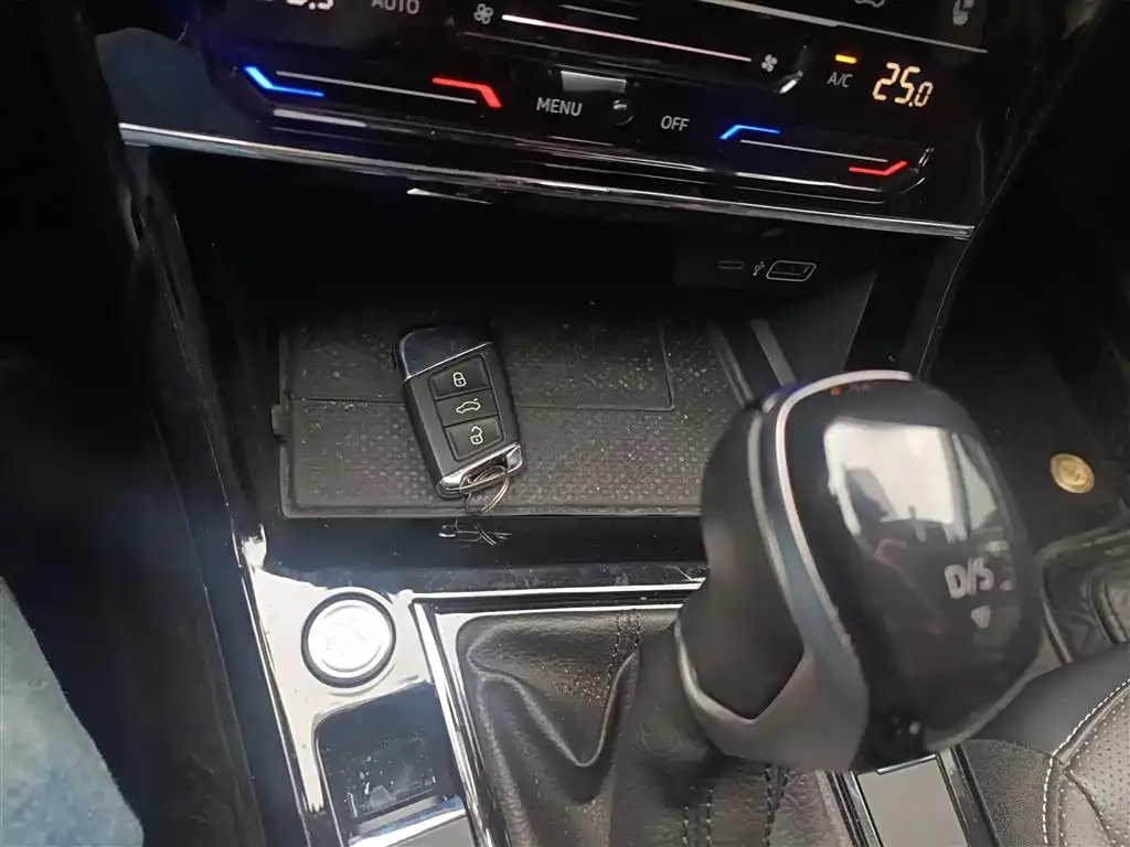 Volkswagen Passat 2022 из CN, фото 6
