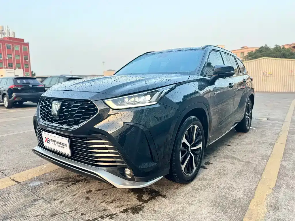 Toyota Crown Kluger 2023 из CN, фото 8