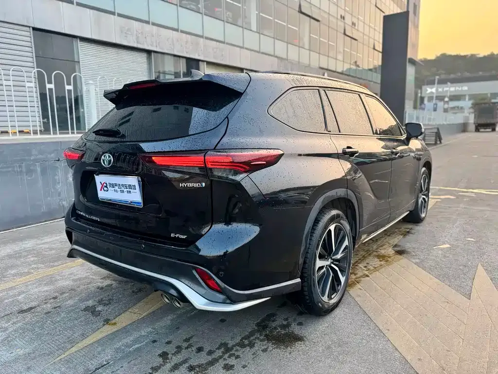 Toyota Crown Kluger 2023 из CN, фото 7