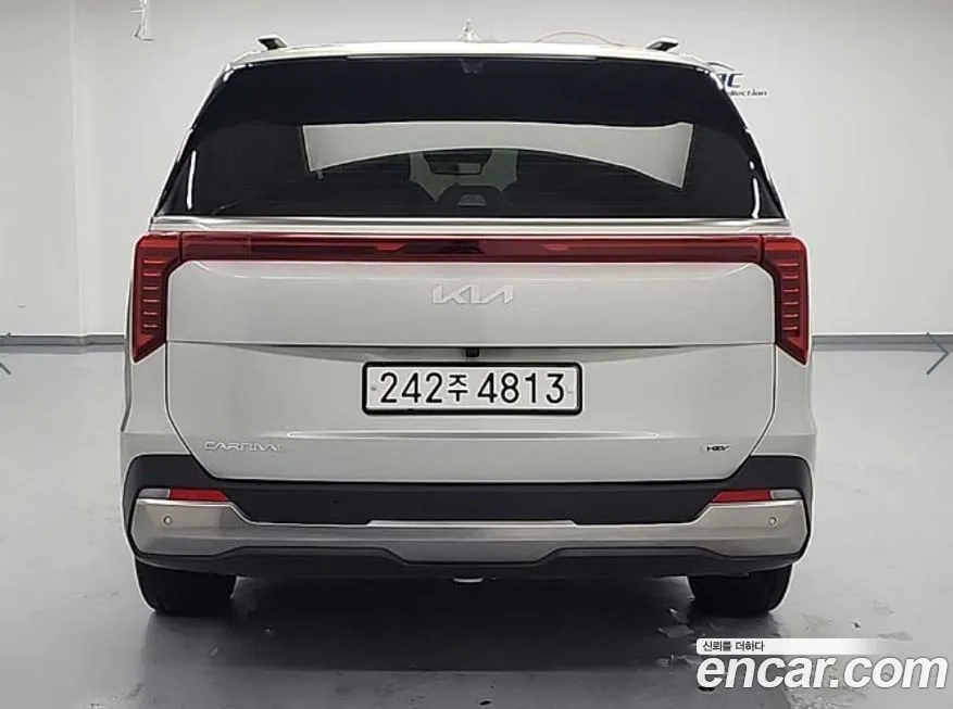 Kia Carnival — фото 1