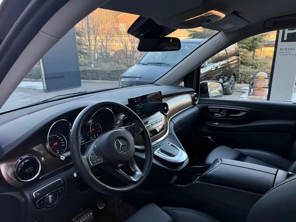 Mercedes-Benz V-Class 2024 из CN, фото 5
