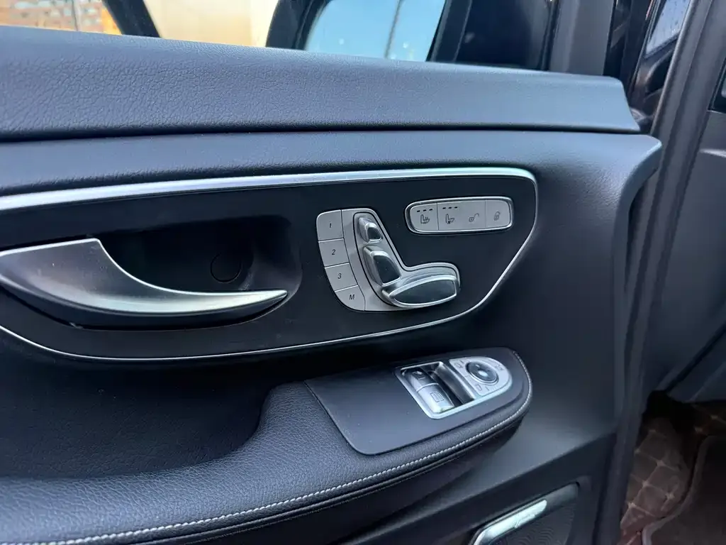 Mercedes-Benz V-Class 2024 из CN, фото 4