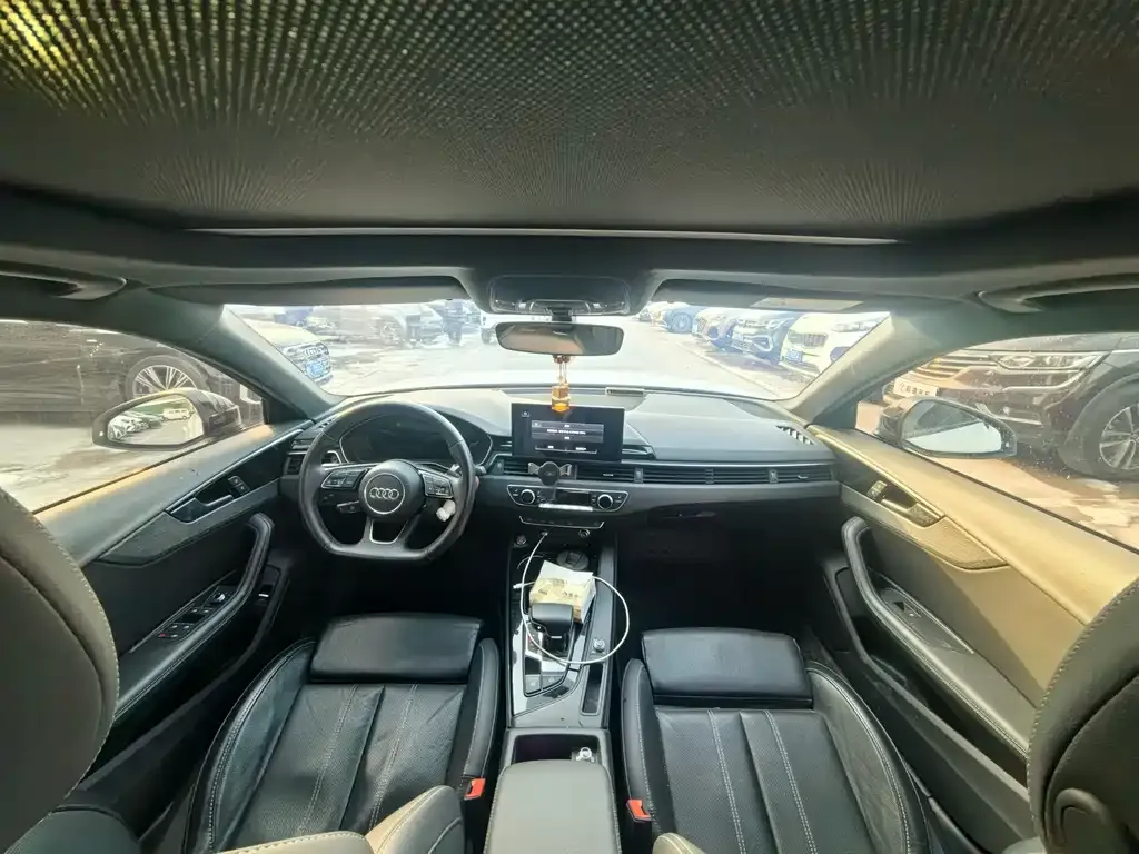 Audi A4L 2023 из CN, фото 8