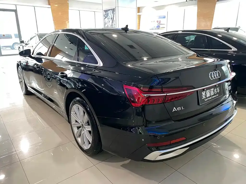 Audi A6L 2022 из CN, фото 5