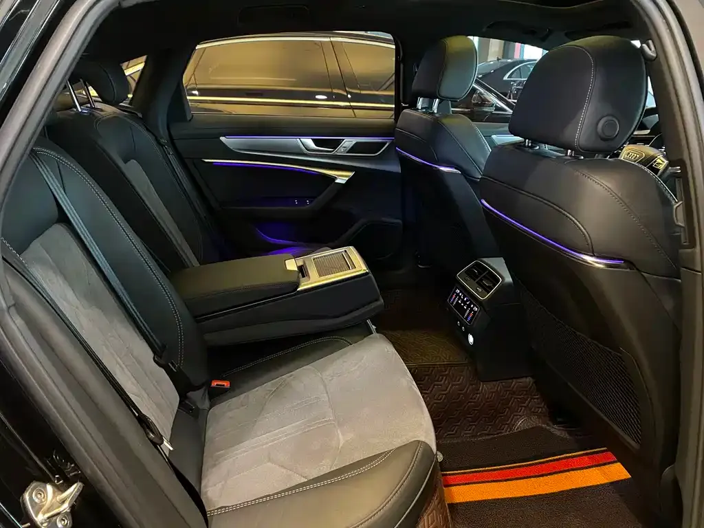 Audi A6L 2022 из CN, фото 8