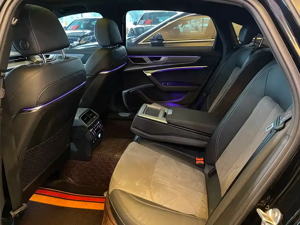 Audi A6L 2022 из CN, фото 9