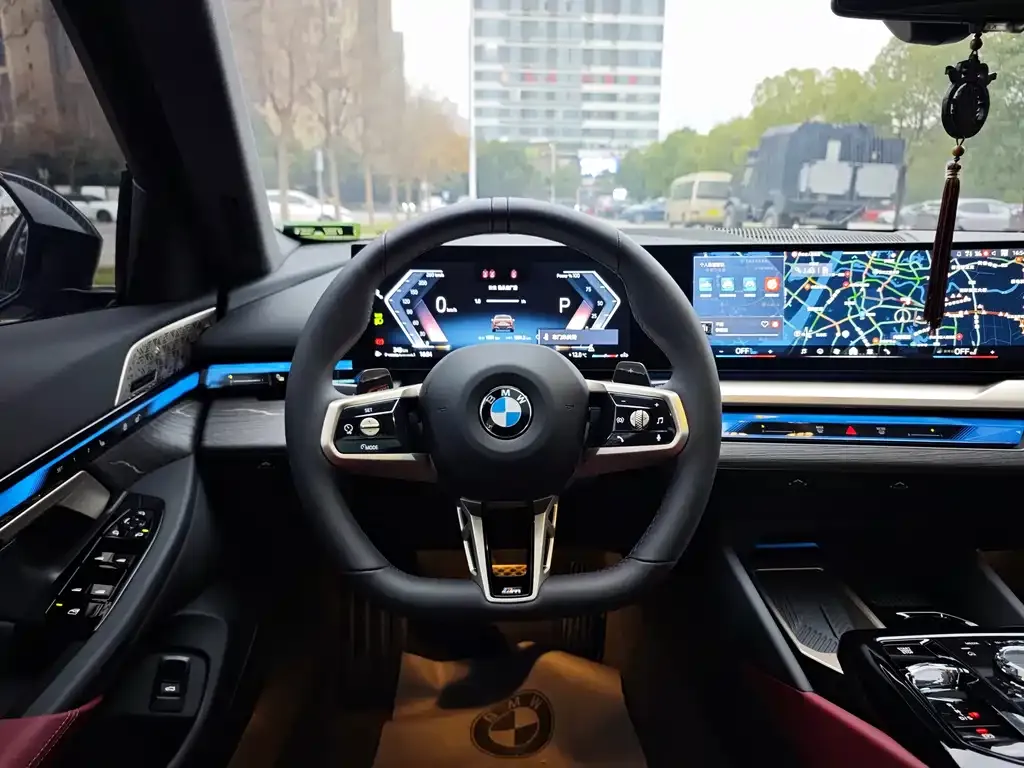 BMW 5 Series 2025 из CN, фото 7