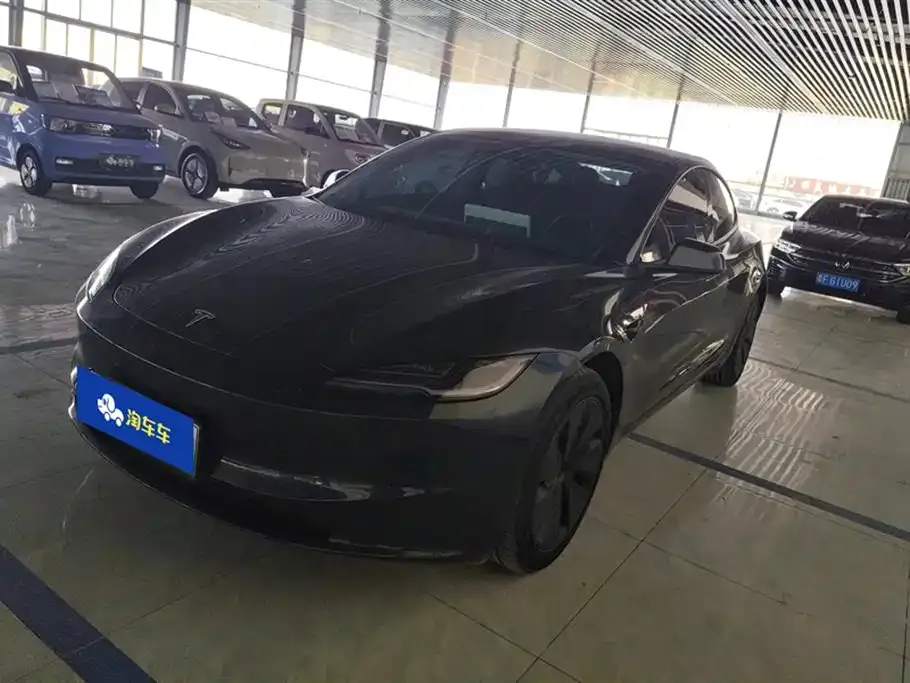 Tesla Model 3 — фото 1