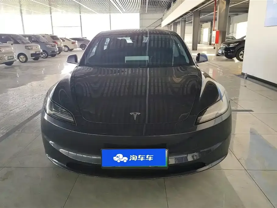 Tesla Model 3 — фото 5