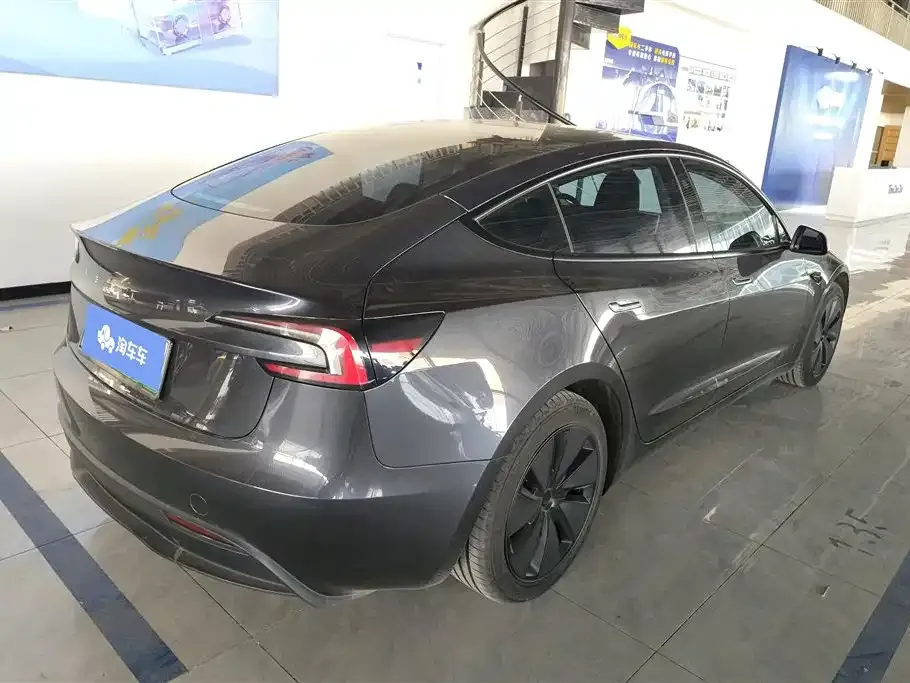 Tesla Model 3 — фото 6