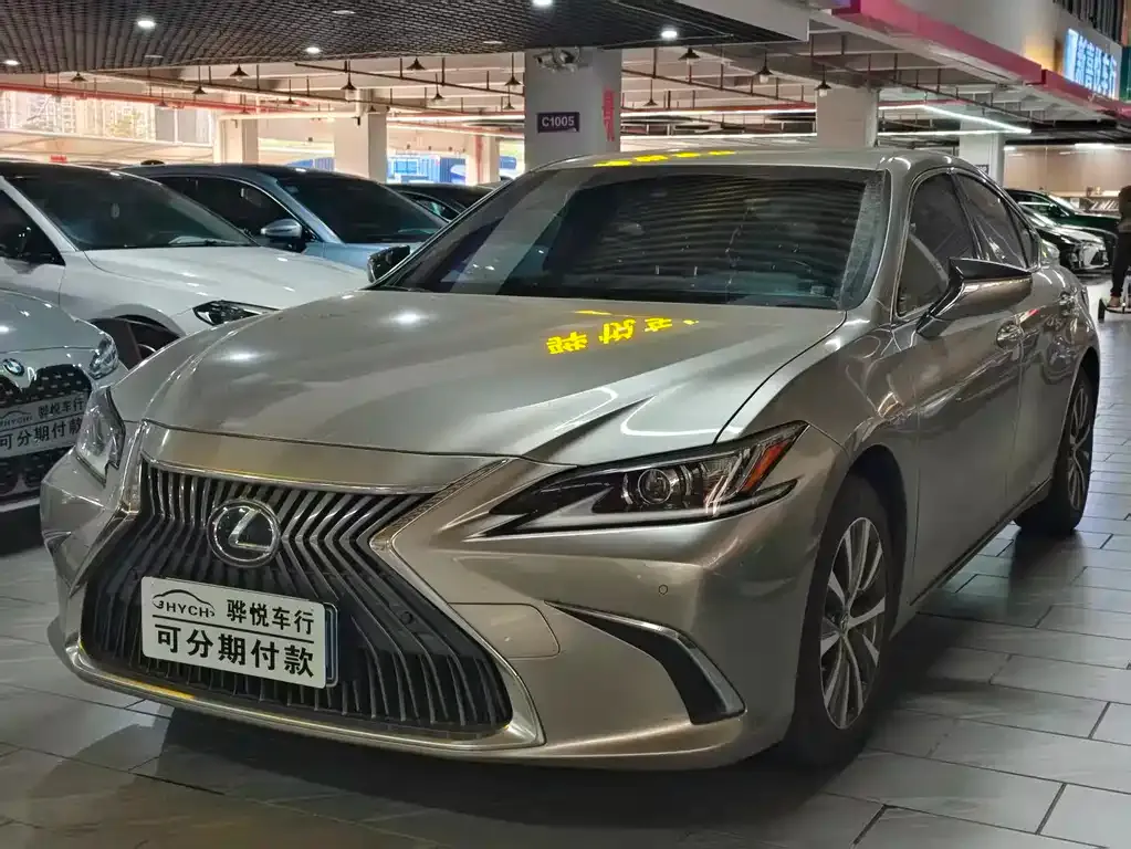 Lexus ES — фото 8