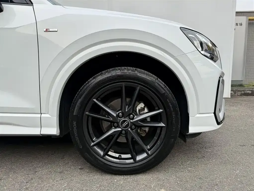 Audi Q2L 2023 из CN, фото 10