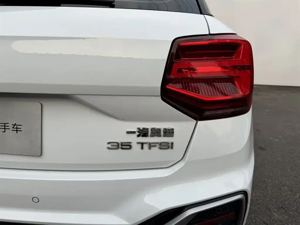 Audi Q2L 2023 из CN, фото 3
