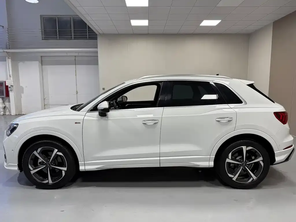 Audi Q3 2025 из CN, фото 4