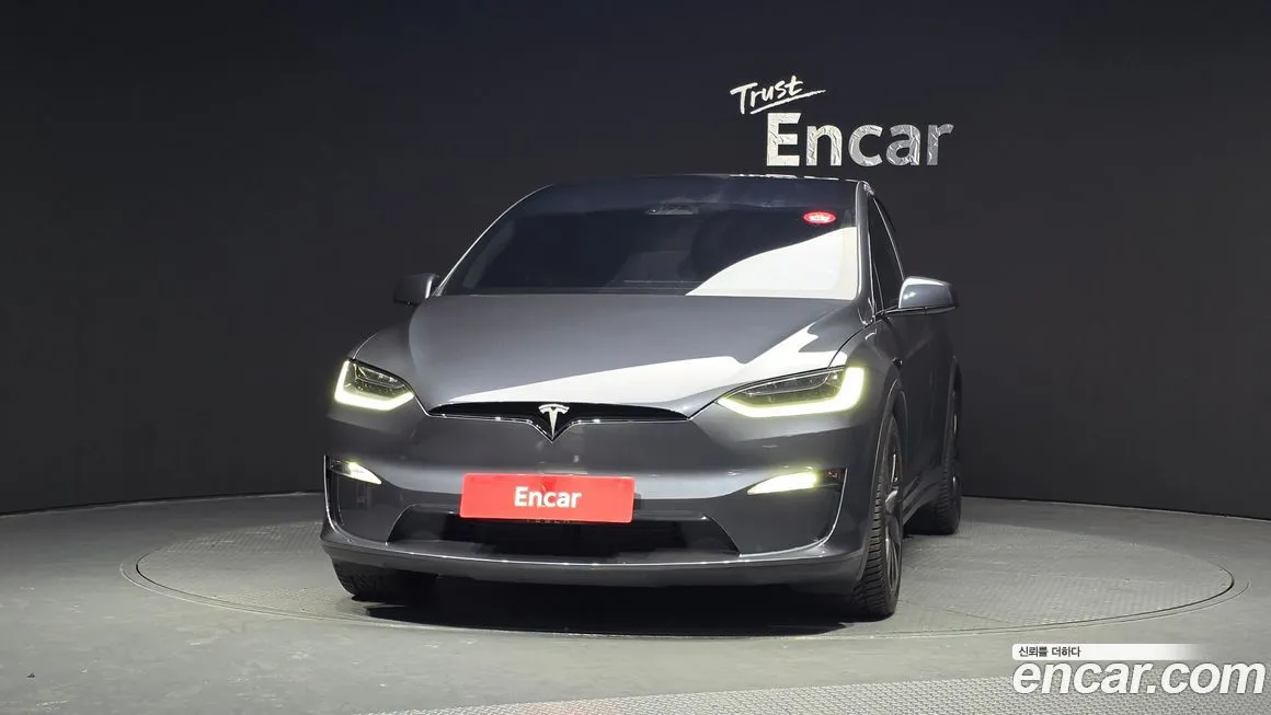 Tesla Model X — фото 4