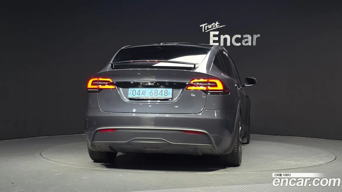 Tesla Model X — фото 3