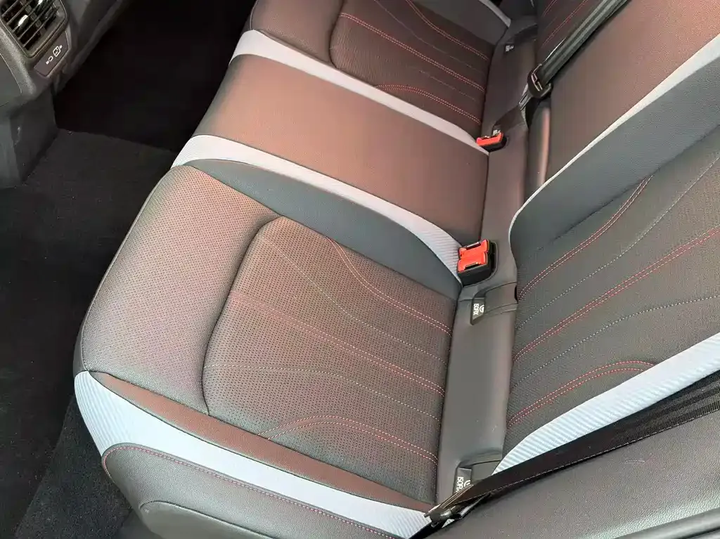 Volkswagen Lamando 2023 из CN, фото 8